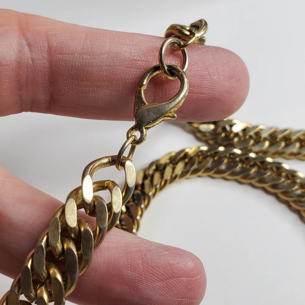 Vintage Gold tone Metal Chucky heavy chain necklace 24" Cuban Chain - Picture 4 of 8